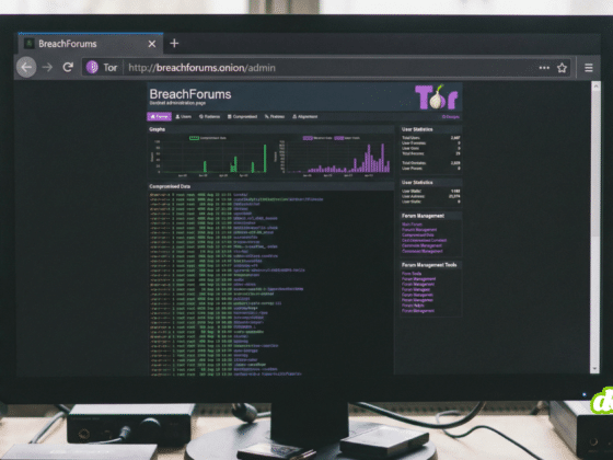 Photographie d'un écran d'ordinateur affichant le navigateur Tor avec l'URL 'http://breachforums.onion/admin'. La page montre une interface d'administration du site du darknet BreachForums avec des statistiques et des outils de gestion.
