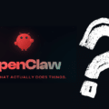 Logo de l'IA OpenClaw avec un personnage rouge et un grand point d'interrogation blanc sur fond noir, illustrant les enjeux de sécurité des agents autonomes.