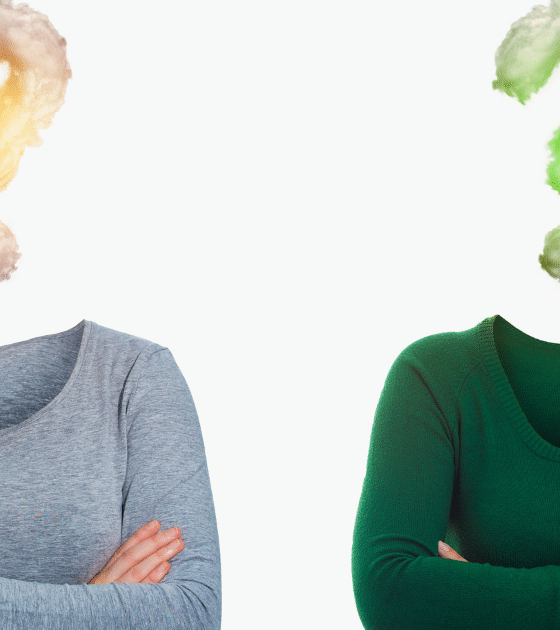 Illustration montrant deux silhouettes anonymes avec des points d'interrogation en nuages colorés à la place des têtes, symbolisant les enjeux de la désanonymisation par IA et l'identification des profils sur le Web pour le média DCOD.