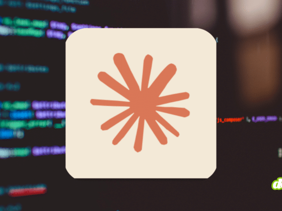 Illustration montrant le logo d'Anthropic au premier plan sur un fond flou de lignes de code informatique, symbolisant l'incident où Claude Code fuite son code source et expose ses secrets.