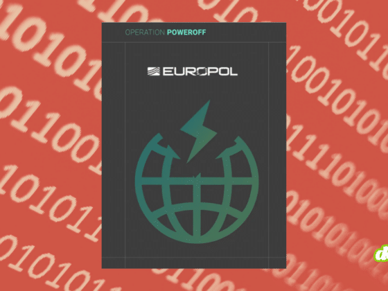 Visuel de couverture de l'article présentant le logo d'Europol et de l'opération PowerOFF sur un fond de code binaire rouge, illustrant la frappe contre 53 services mondiaux de DDoS-for-hire.