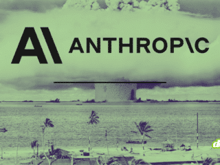 Illustration stylisée pour le média DCOD représentant le logo de l'entreprise Anthropic superposé à une image historique d'explosion nucléaire en mer. Un filtre de couleur vert kaki s'applique sur l'ensemble de la composition pour évoquer l'impact massif de l'IA Claude Mythos qui sature la cybersécurité avec la découverte de 10 000 failles.