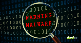 Une loupe examine du code binaire et révèle l'alerte rouge "WARNING MALWARE", illustrant les cyberattaques visant la chaîne de production logicielle où la confiance devient une arme.