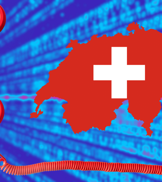 Illustration montrant un combiné de téléphone rouge à côté d'une carte de la Suisse sur fond de lignes de code numériques bleues, symbolisant le rejet par le Conseil fédéral du projet de hotline pour cyberattaques.