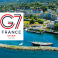 Vue aérienne du port d'Évian sur le lac Léman avec le logo officiel du Sommet du G7 France 2026, illustrant la situation où la Suisse anticipe des cyberattaques.