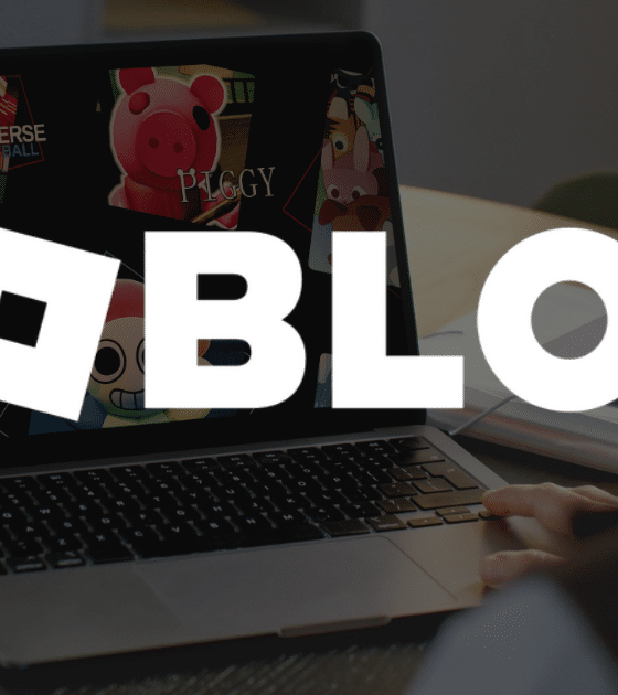 Un ordinateur portable ouvert affichant différents jeux de la plateforme Roblox, illustrant une enquête sur les méthodes par lesquelles des pirates s'emparent de créations entières et de leurs revenus.