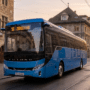 Un bus électrique Yutong indiquant Zürich HB sur les rails de tramway zurichois, au cœur des questions sur la cybersécurité et la protection des données.