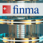 Logo de la FINMA sur fond d'ordinateur quantique, illustrant l'alerte selon laquelle la majorité des banques manque de plan de préparation quantique.