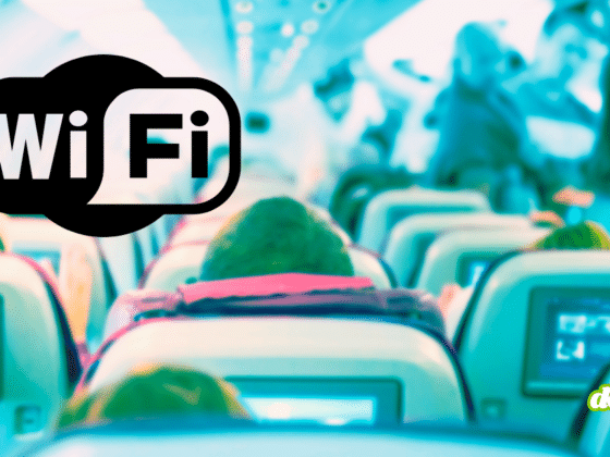 Piratage Wi-Fi à bord d'un vol Delta au retour de la DEF CON : vue de la cabine passagers avec un picto Wi-Fi.