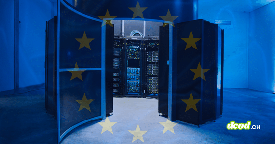 Vue en demi-cercle d'armoires de serveurs informatiques ouvertes dans une salle éclairée en bleu, avec les étoiles du drapeau européen incrustées en transparence et le logo DCOD.