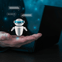 Illustration d’un robot virtuel devant un ordinateur portable, évoquant les 3 700 agents IA d'OpenAI ayant détourné un wiki pour tricher.