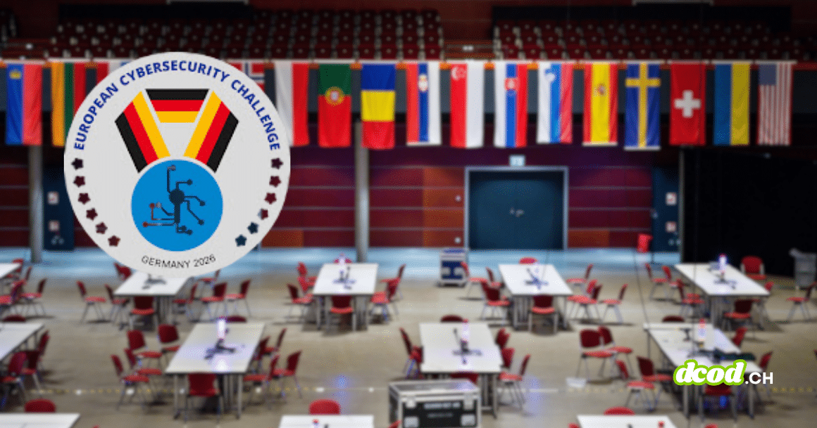 Vue générale de la grande salle de compétition de l'European Cybersecurity Challenge 2026 à Bochum avec les tables des délégations, surmontée des drapeaux des pays participants et du logo officiel de l'événement. — © Bochum Wirtschaftsentwicklung | Donna & der Blitz