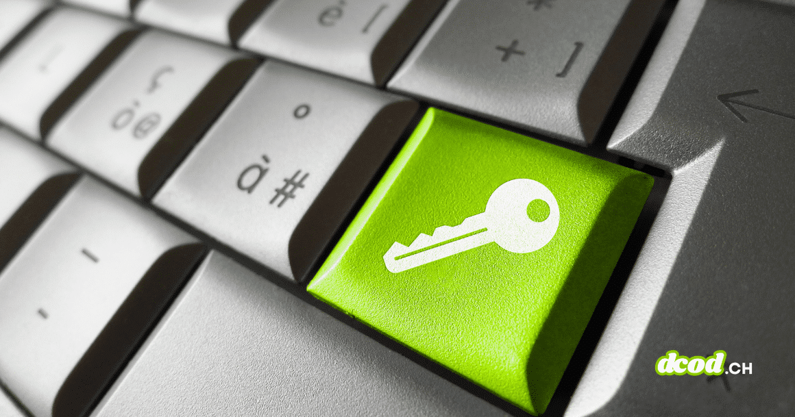 Clavier d'ordinateur avec une touche verte illustrant une clé d'accès pour sécuriser les connexions web