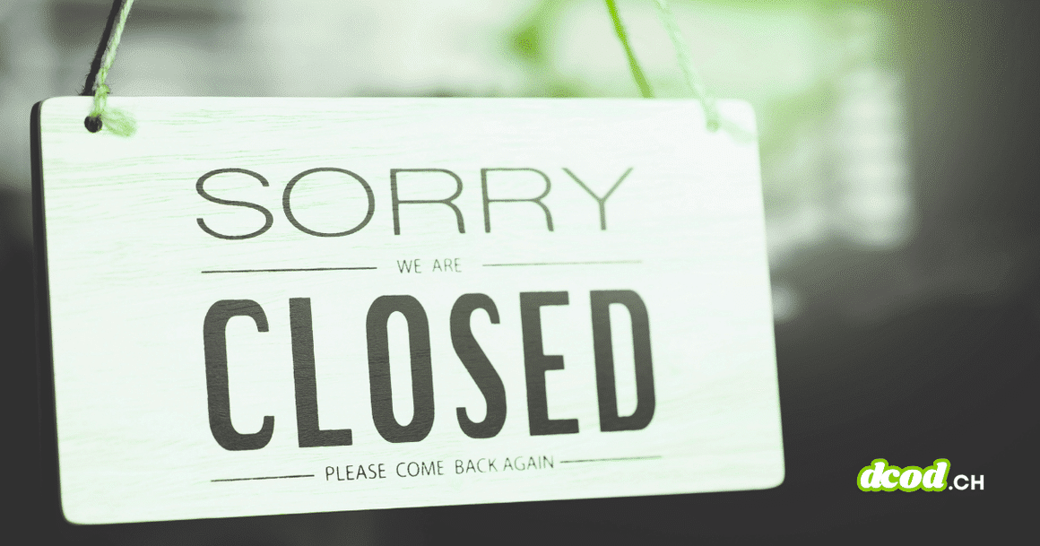 Panneau suspendu avec l'inscription « Sorry we are closed », illustrant le blocage de l'accès aux sites marchands pour les agents d'intelligence artificielle.